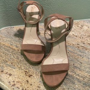 Sam Edelman Circus Tan/Nude Suede heel size 10